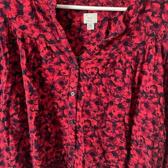 A New Day Floral Blouse - Picture 3 of 4